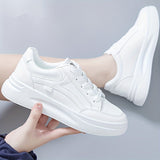 Stilfulde hvide sneakers med let komfort