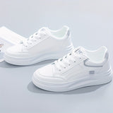 Stilfulde hvide sneakers med let komfort